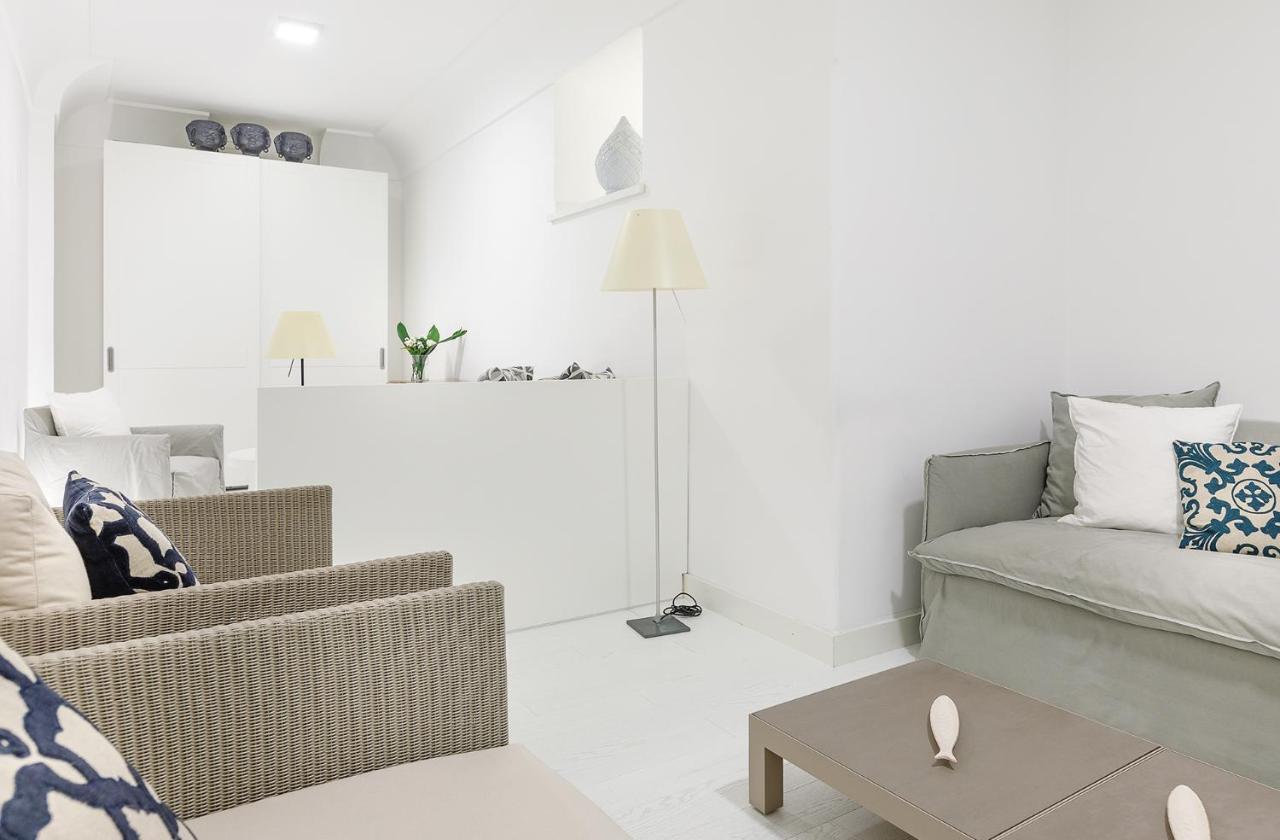 White Stylish Apartment 3 Vico Equense Bagian luar foto