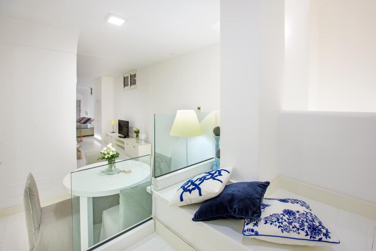 White Stylish Apartment 3 Vico Equense Bagian luar foto
