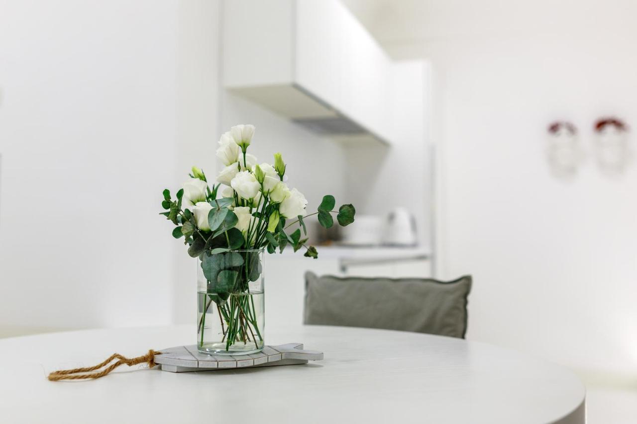 White Stylish Apartment 3 Vico Equense Bagian luar foto