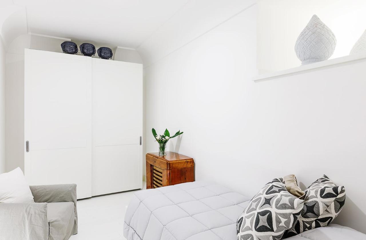 White Stylish Apartment 3 Vico Equense Bagian luar foto